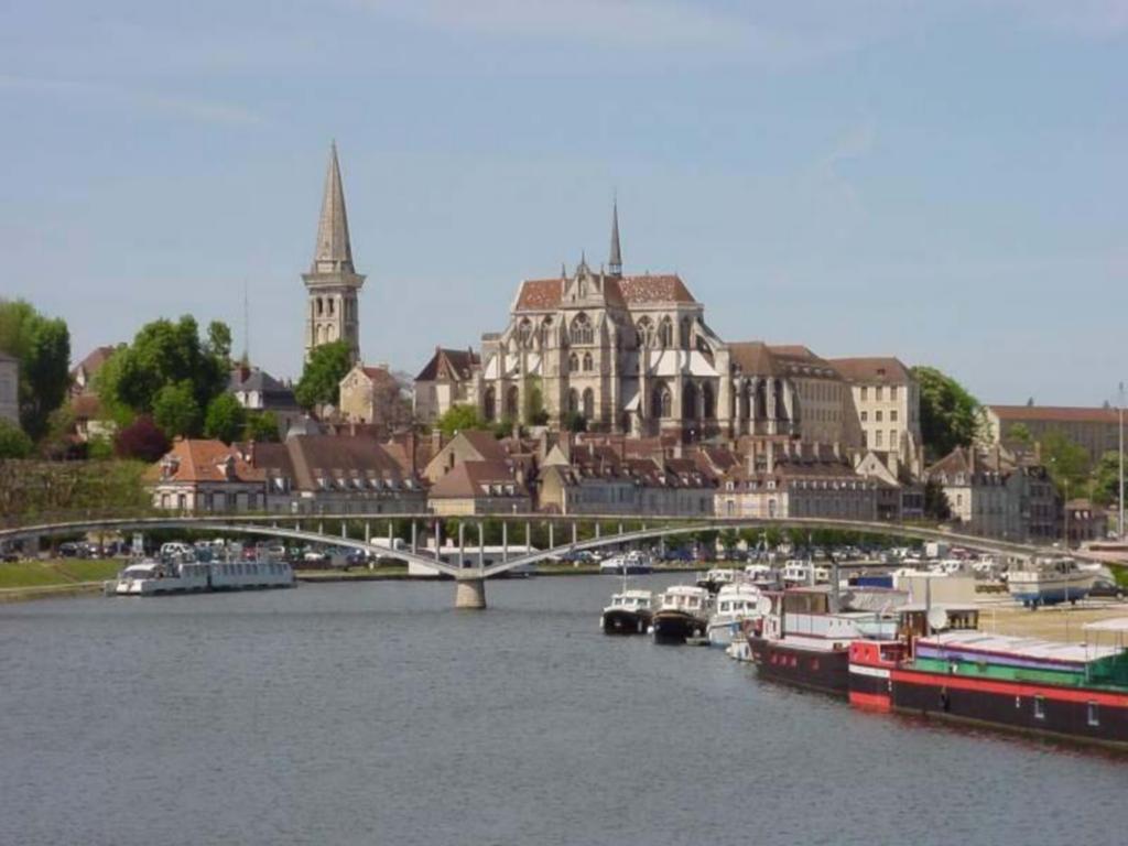 Premiere Classe Auxerre Monéteau Exteriér fotografie